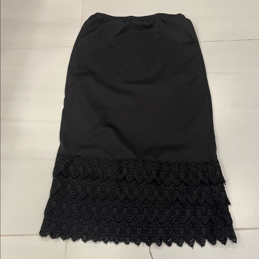 Black layering skirt